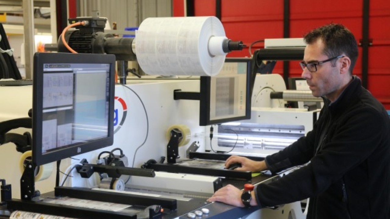 5 SEPT ETIQUETTE achieves total label printing accuracy with AVT print inspection systems 5 SEPT ETIQUETTE achieves total label printing accuracy with AVT print inspection systems