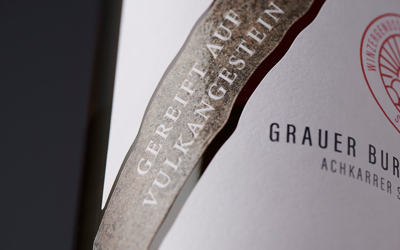 Volcanic stone from a German winery was integrated into a label as a core brand element