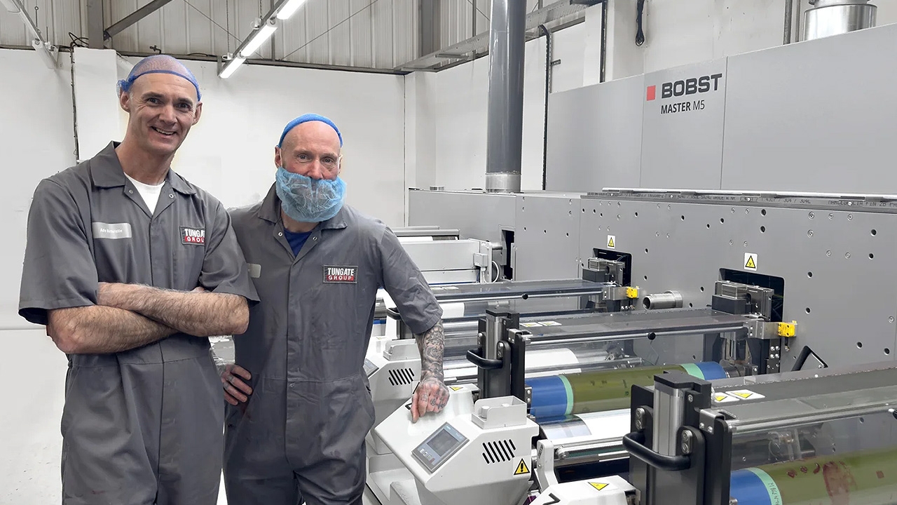 L-R: Adrian Birtwistle and John Carter, operators of the Mstaer M5 flexo press at Tungate Group.