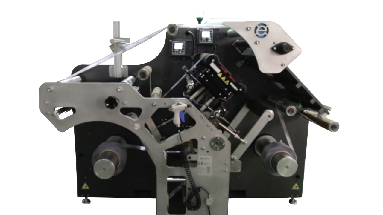 eRR30 Dual allows both the validation of sleeve material, as well as the inspection of the reels for the flexible packaging sector eRR30 Dual allows both the validation of sleeve material, as well as the inspection of the reels for the flexible packaging sector