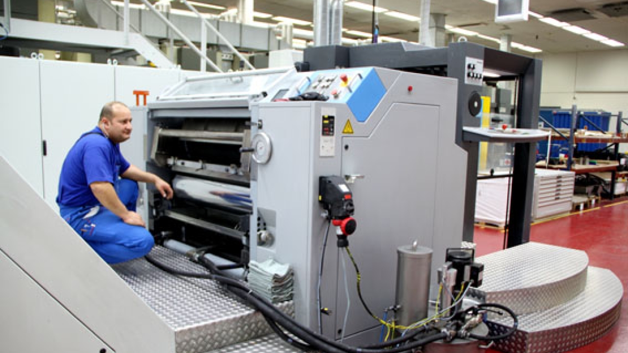 Flint plates powering sheet-fed gravure printing at Amcor Flint plates powering sheet-fed gravure printing at Amcor